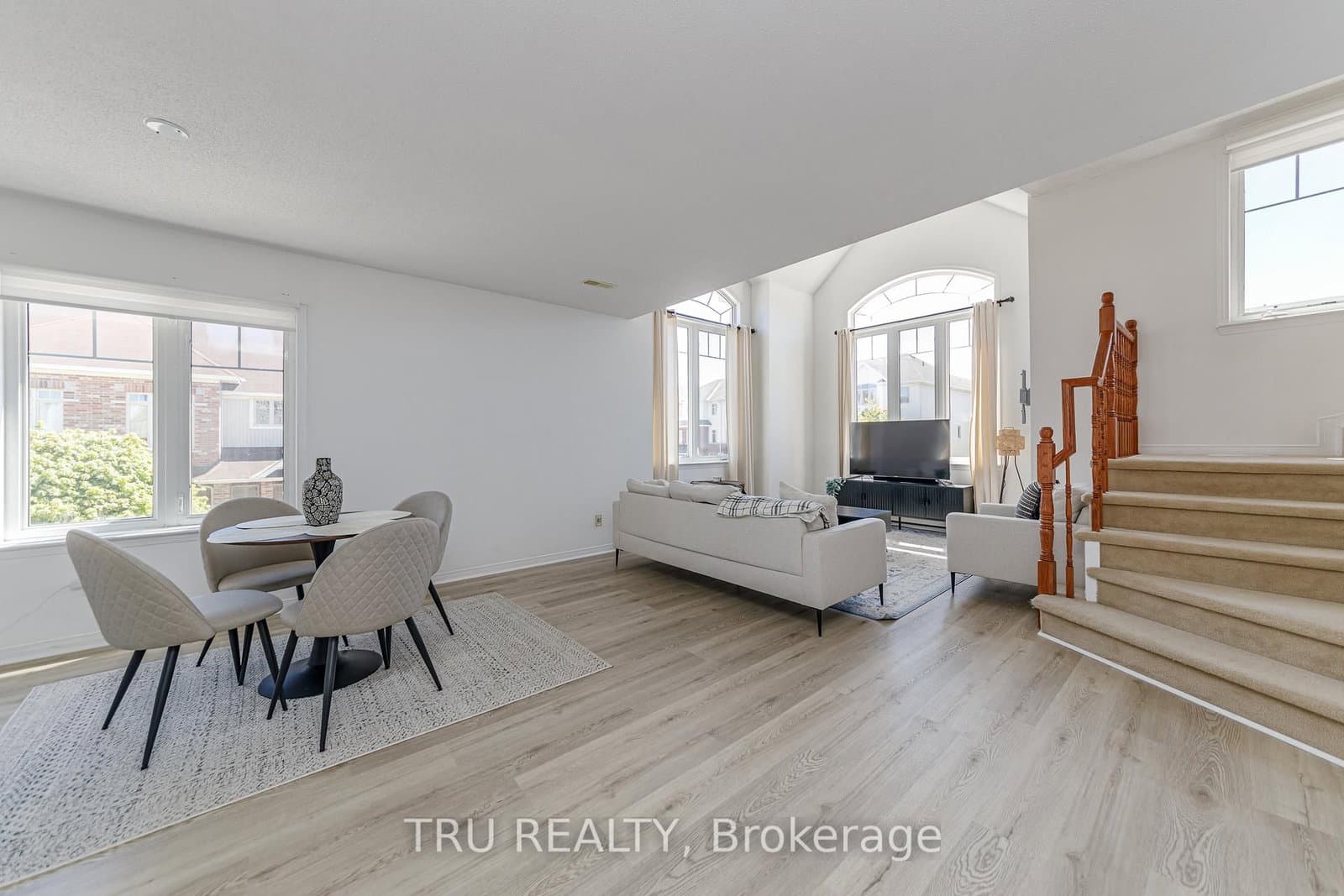 10 - 272 Keltie Private, Ottawa, ON — photo 2