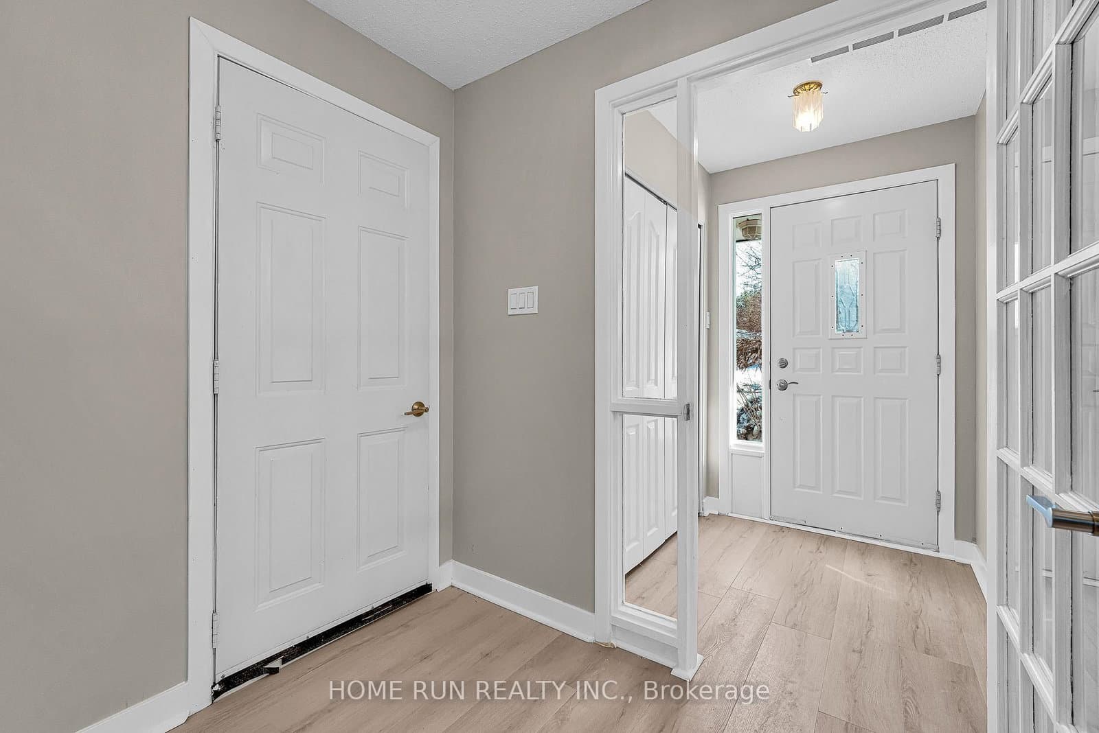 1259 Meadowlands Drive, Ottawa, ON — photo 2