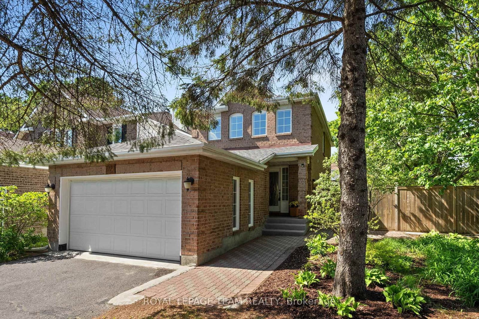 2 Ipswich Terrace, Ottawa, ON