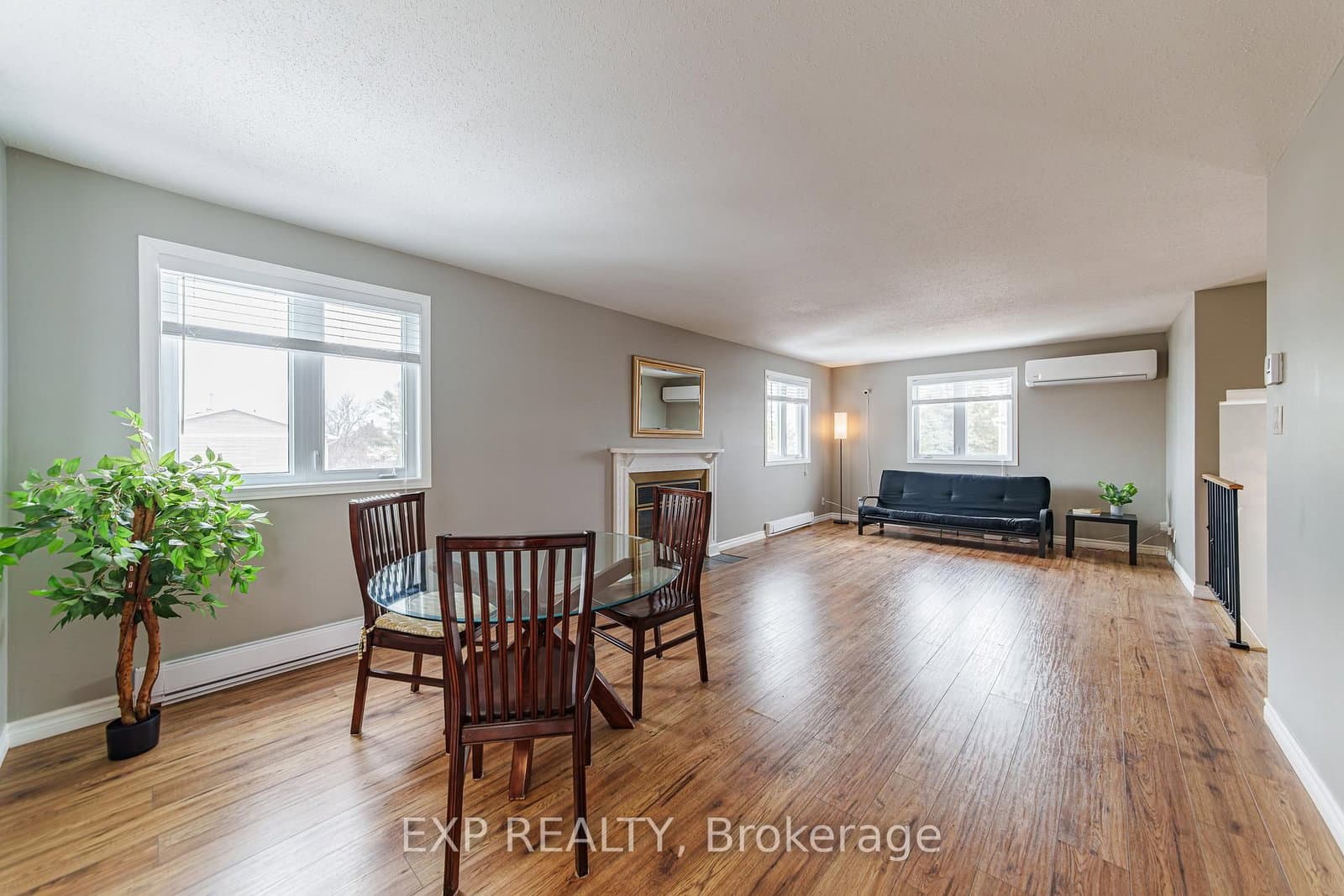 10 Castlegreen Private, Ottawa, ON — photo 3