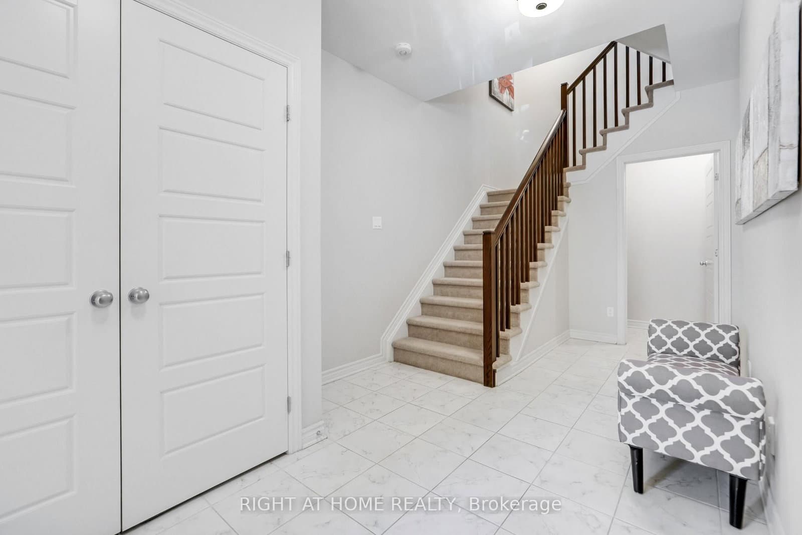 554 Labrador Crescent, Ottawa, ON — photo 3
