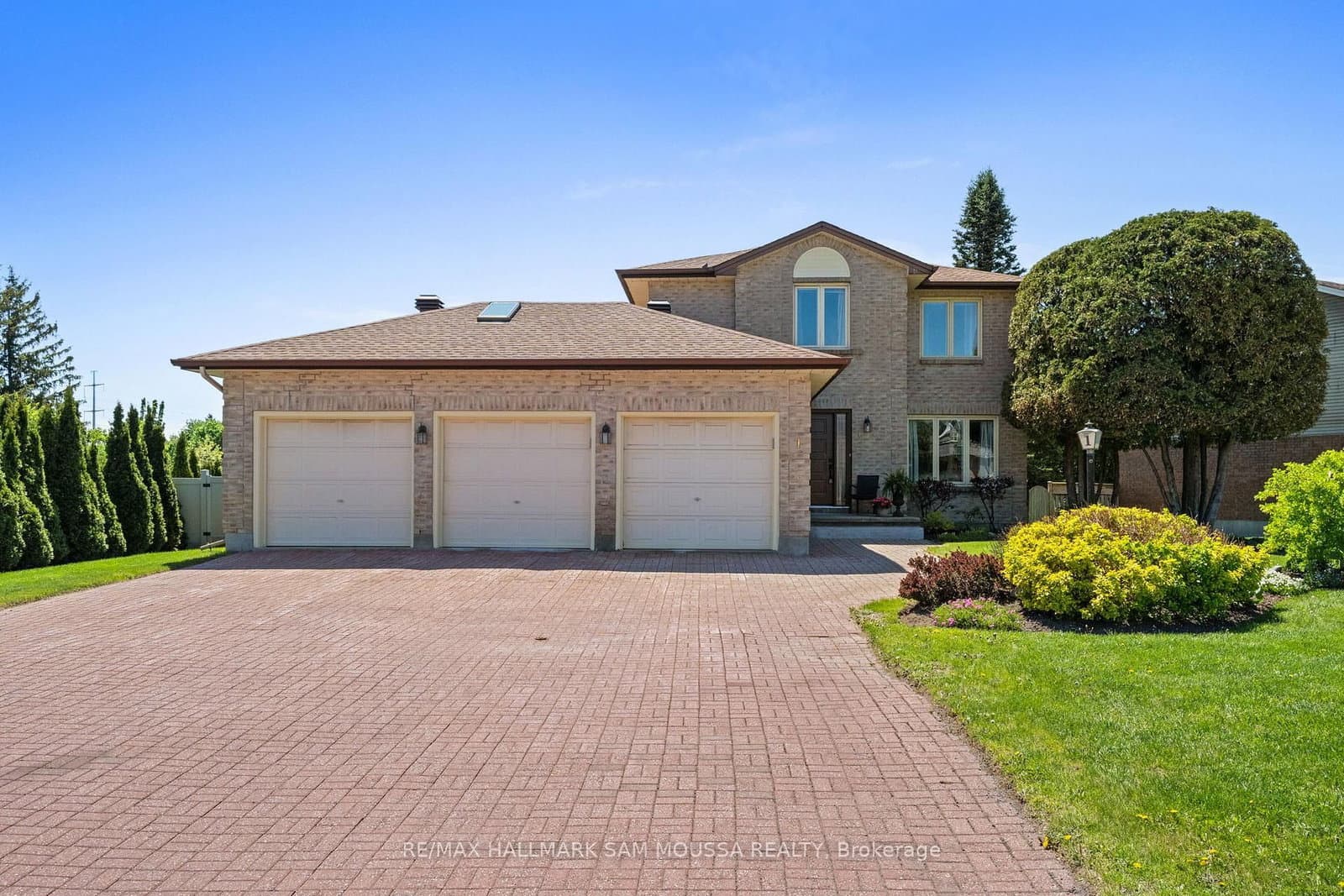 1 Willow Glen Drive, Ottawa, ON