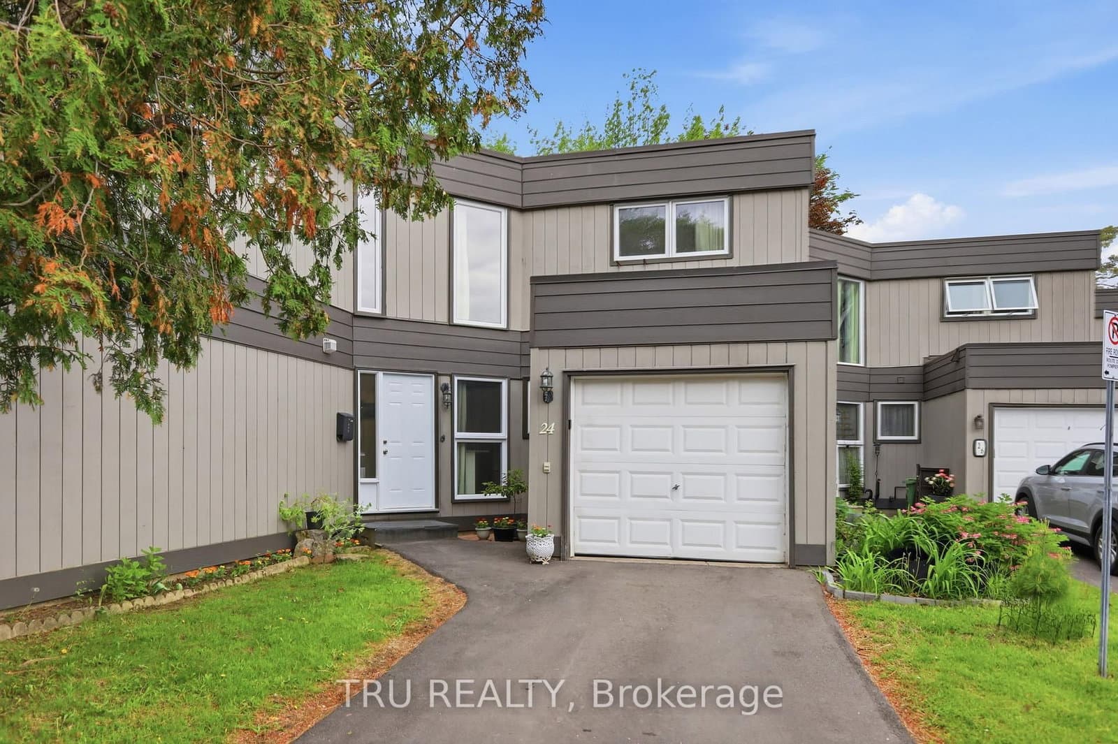 37 - 24 Compata Way, Gloucester, ON