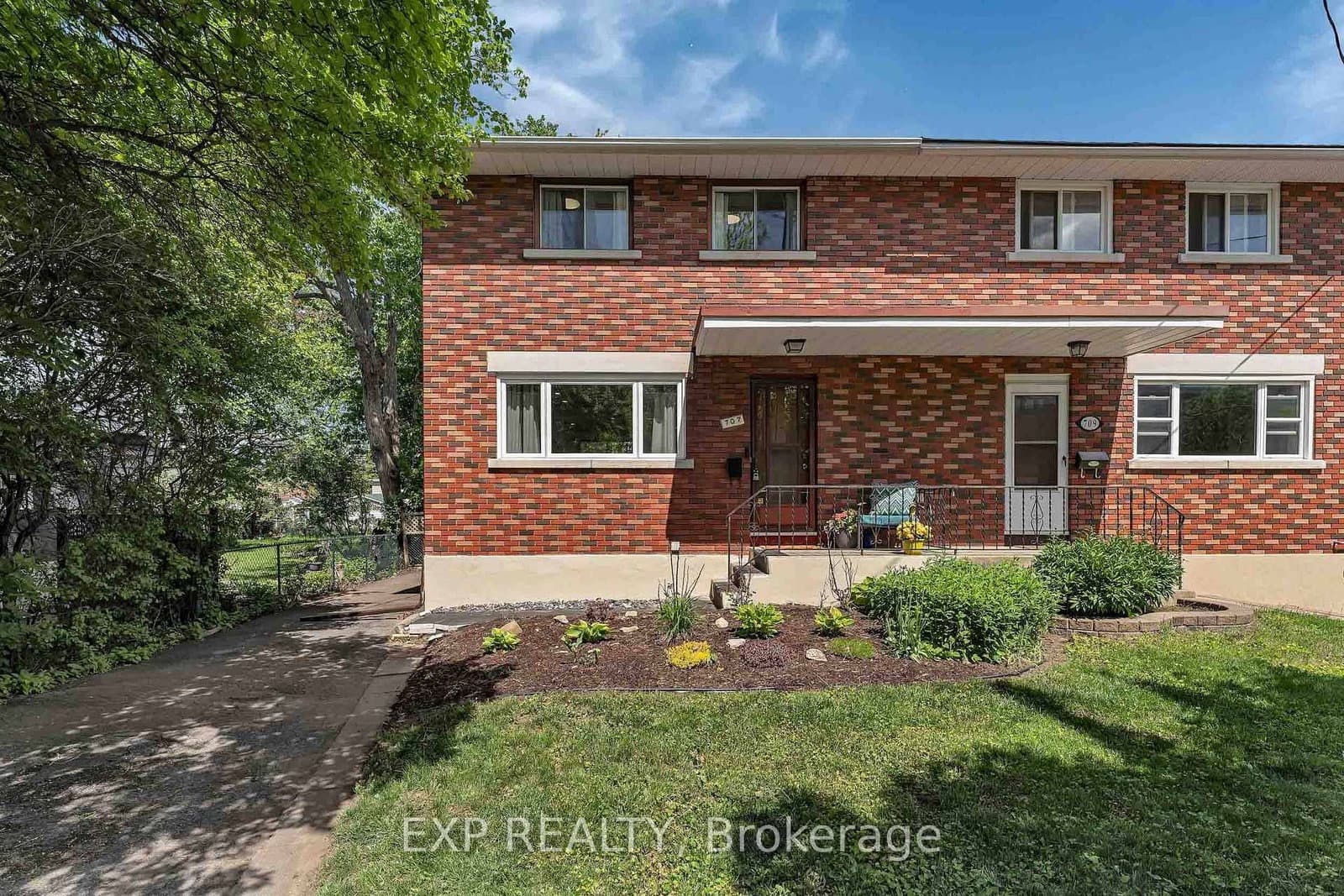 707 Roosevelt Avenue, Ottawa, ON