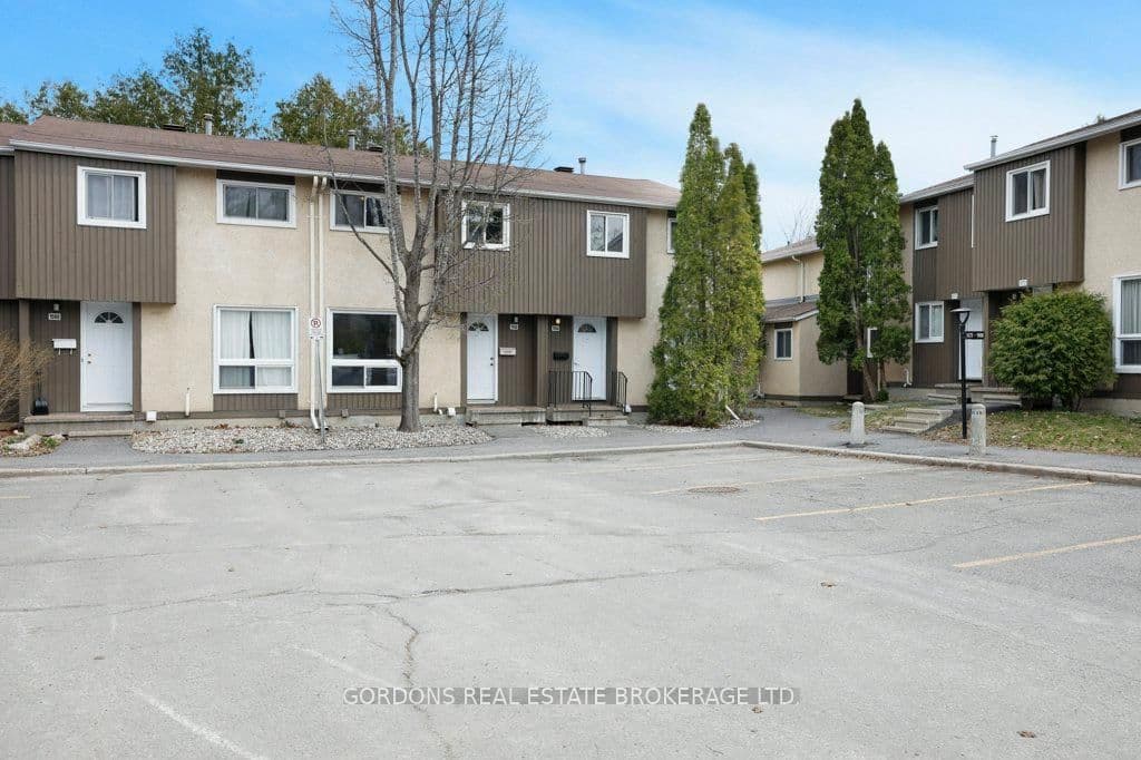 1562 Lassiter Terrace, Ottawa, ON