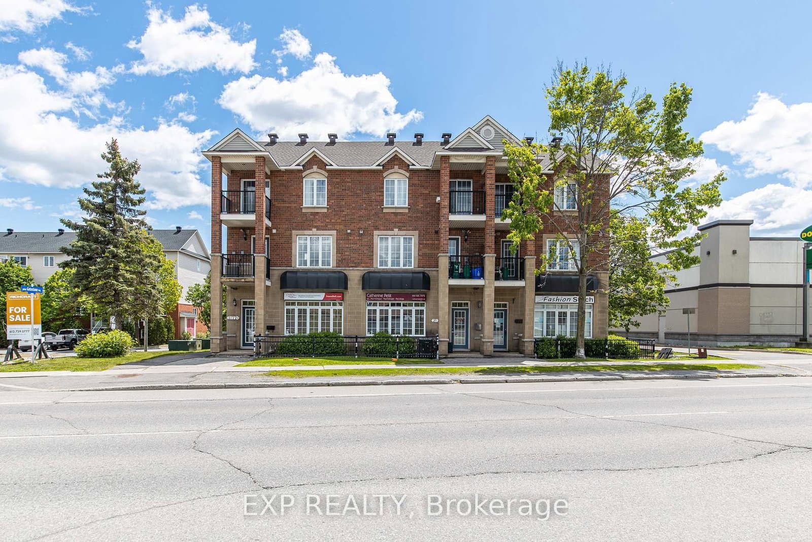 102 Gatestone Private, Ottawa, ON