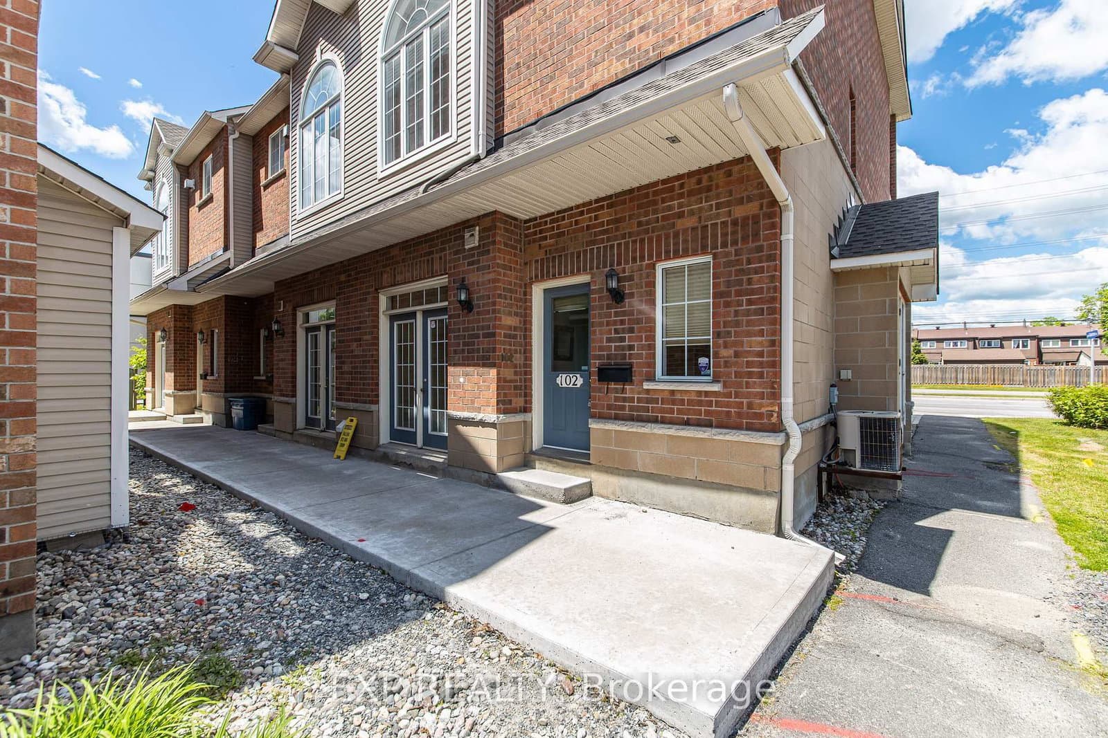102 Gatestone Private, Ottawa, ON — photo 2