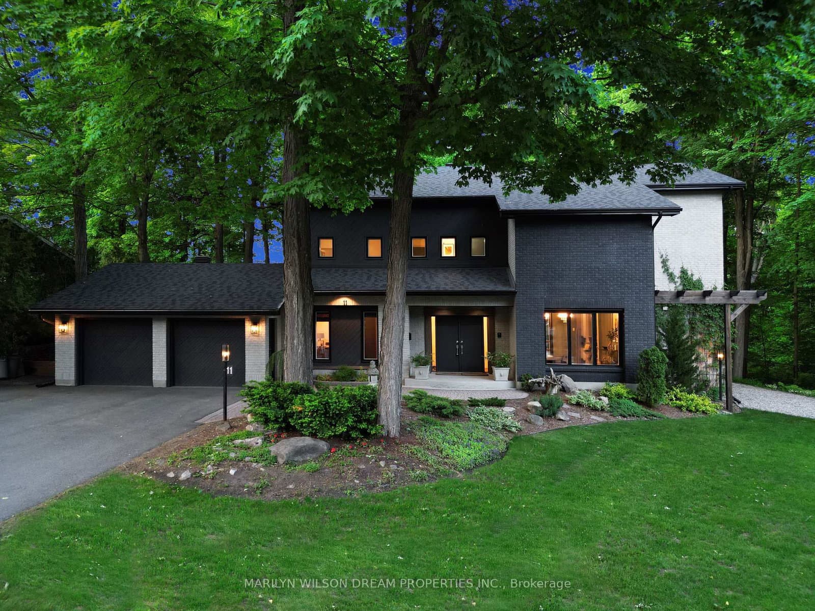 11 Burrows Road, Ottawa, ON