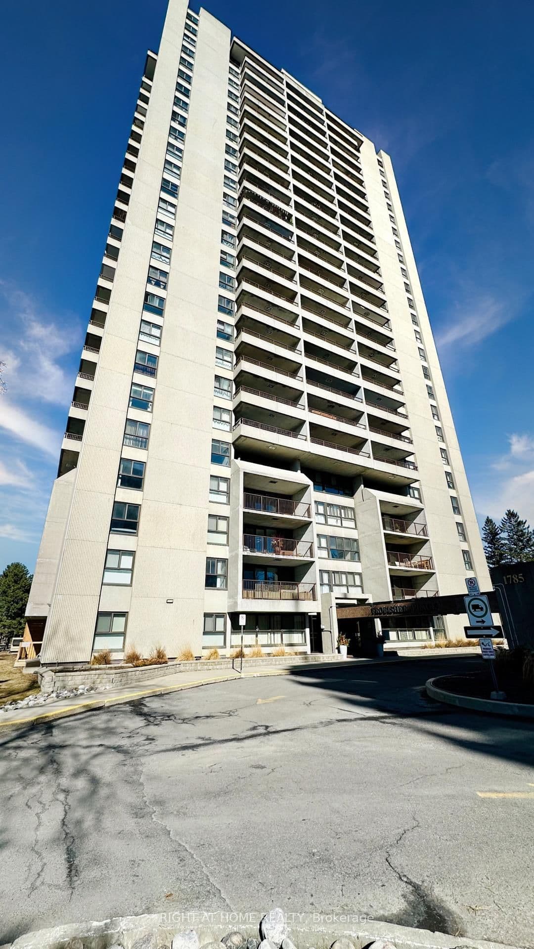 2001 - 1785 Frobisher Lane, Ottawa, ON