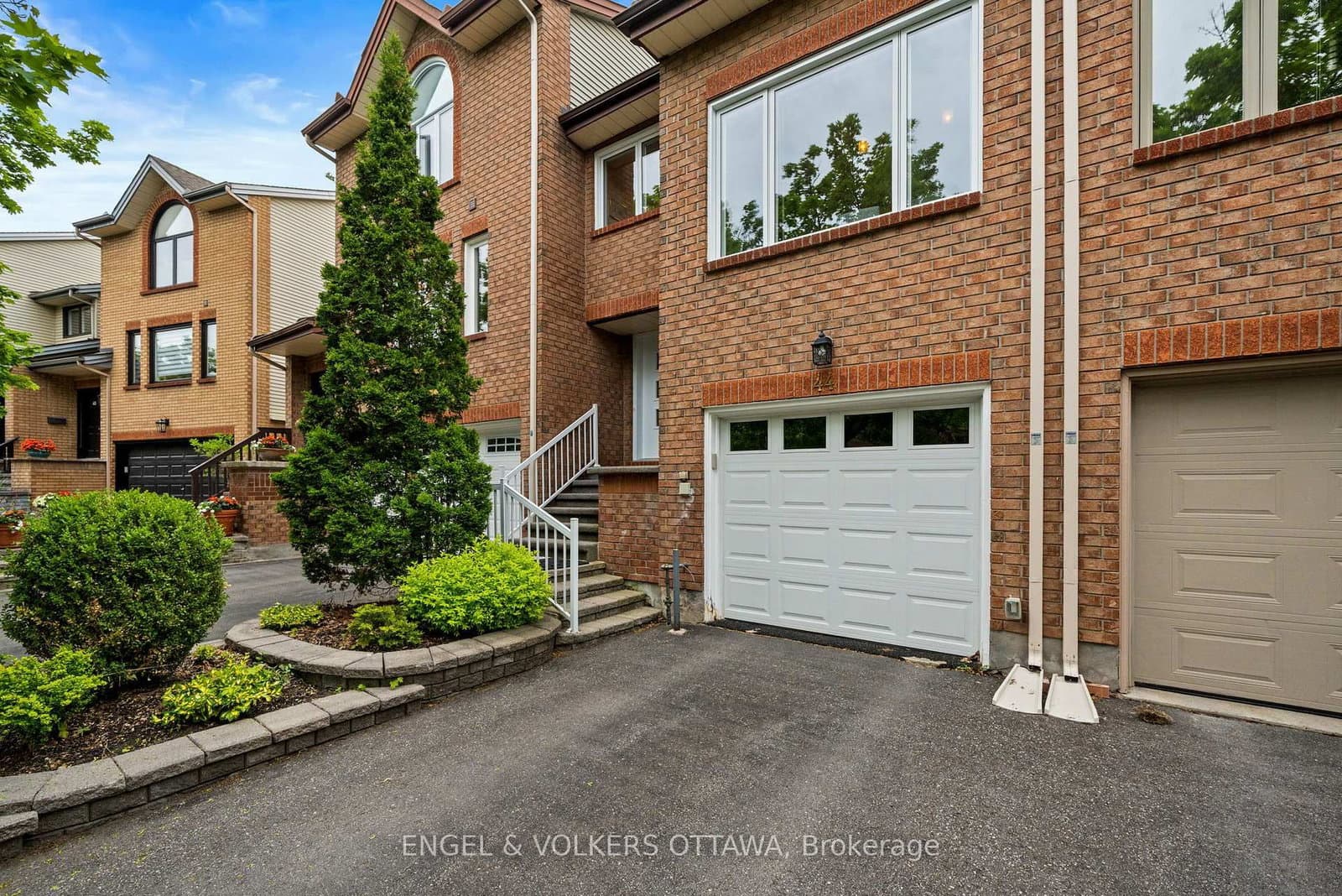 44 Dunbarton Court, Ottawa, ON — photo 3