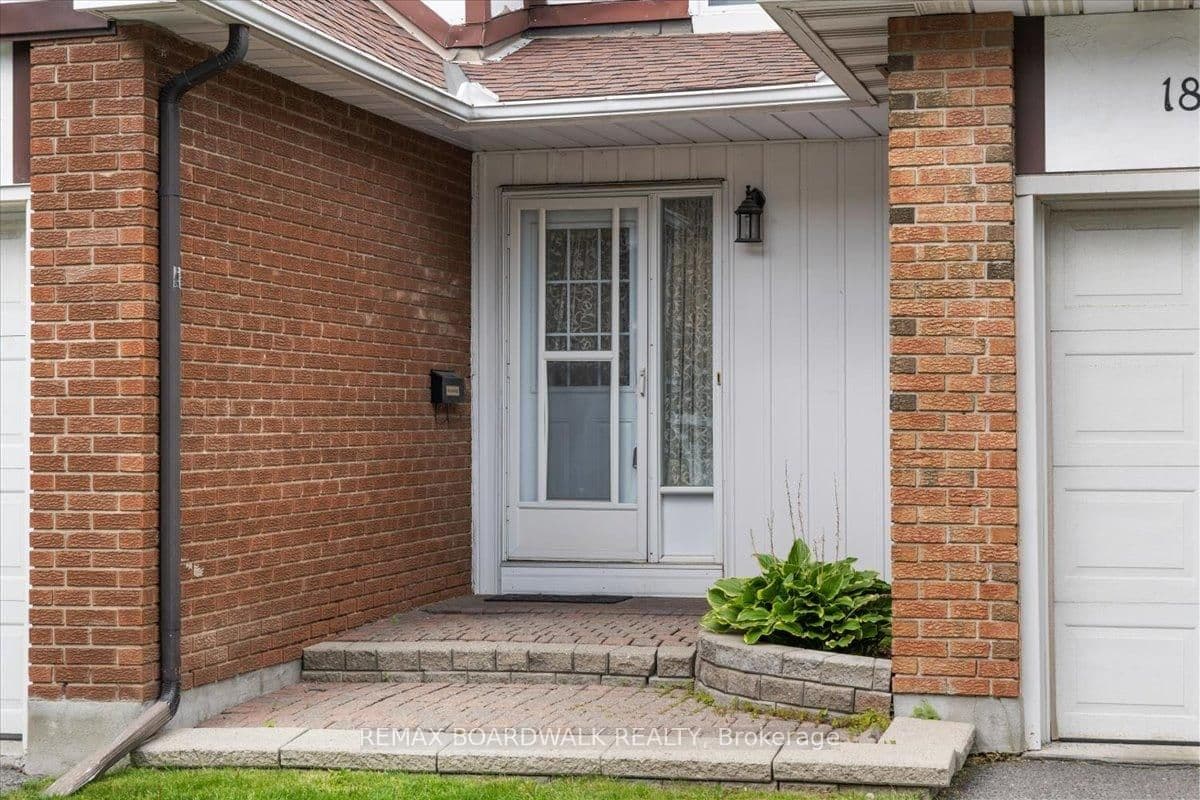 48 - 1828 Axminster Court, Ottawa, ON — photo 2
