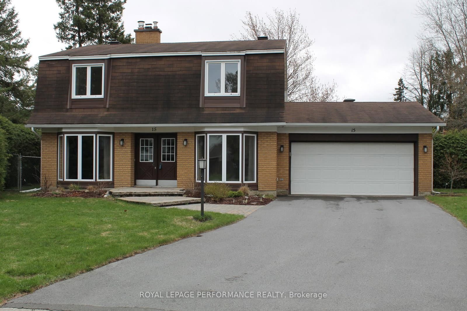 15 Hallowell Court, Ottawa, ON
