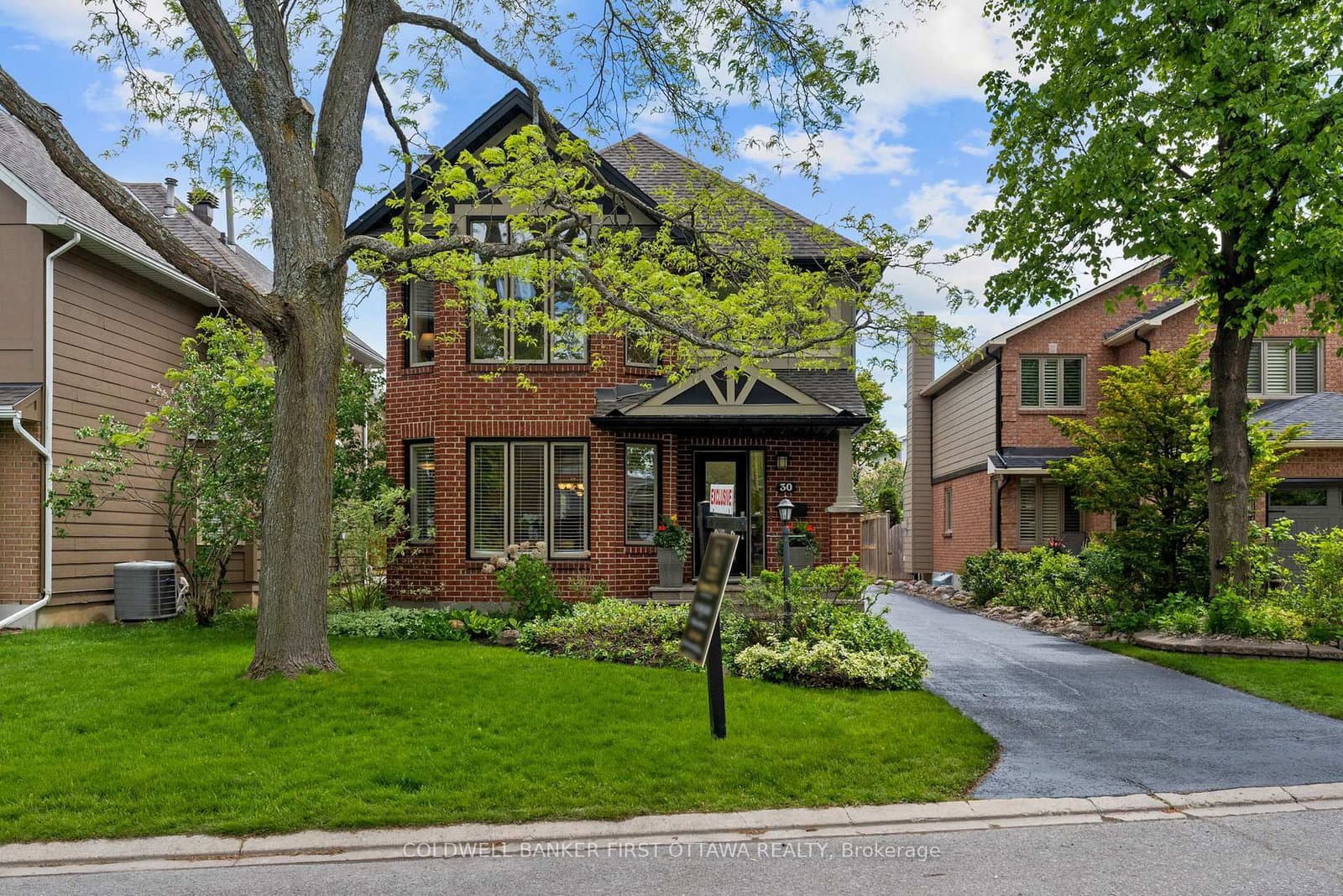 30 CASTLETHORPE Crescent, Ottawa, ON