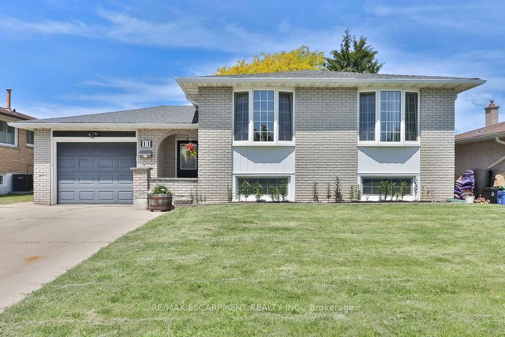 11 Lynwood Drive, Hamilton, ON — photo 3