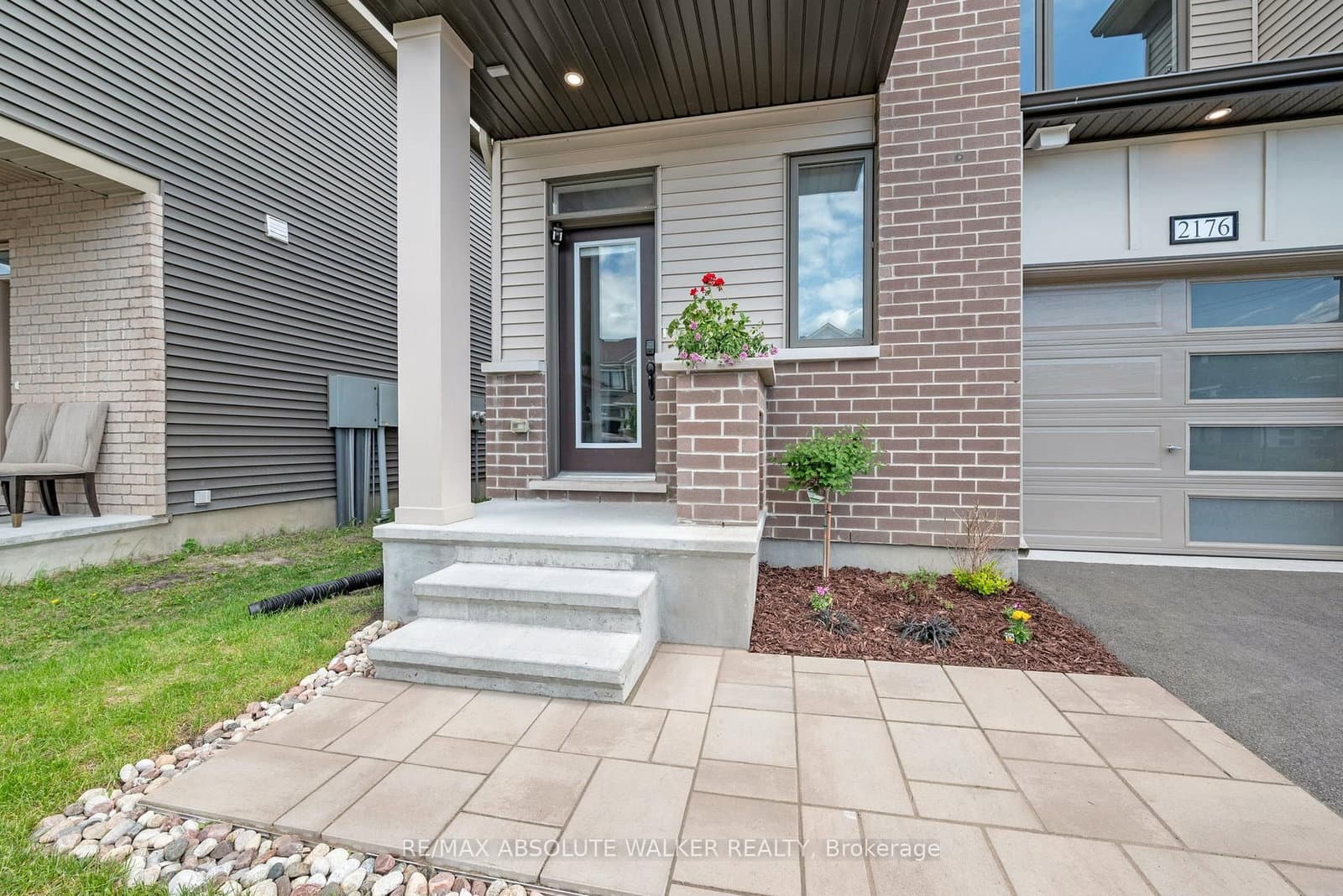 2176 Winsome Terrace, Orleans, ON — photo 2