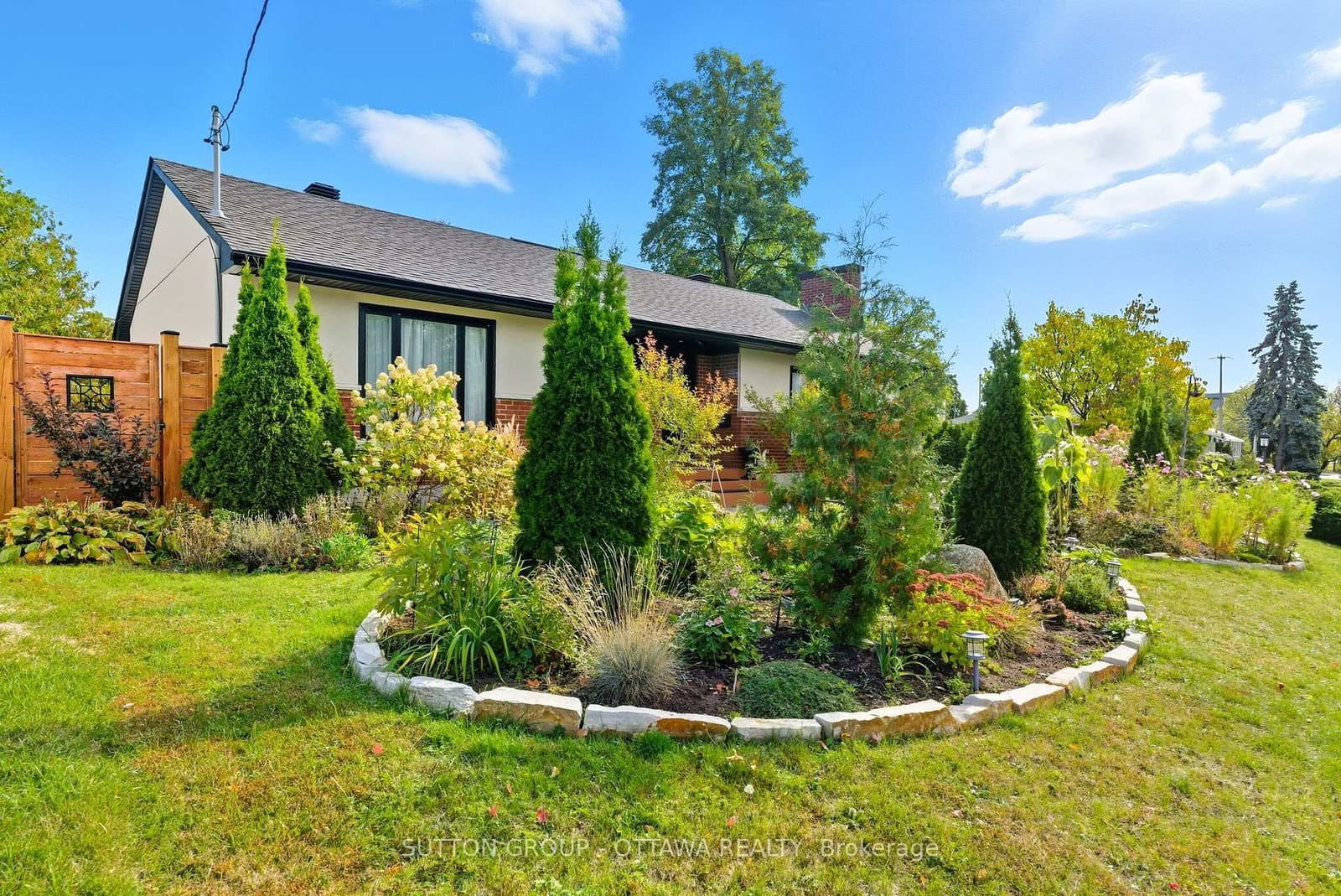 2461 Alta Vista Drive, Ottawa, ON — photo 2