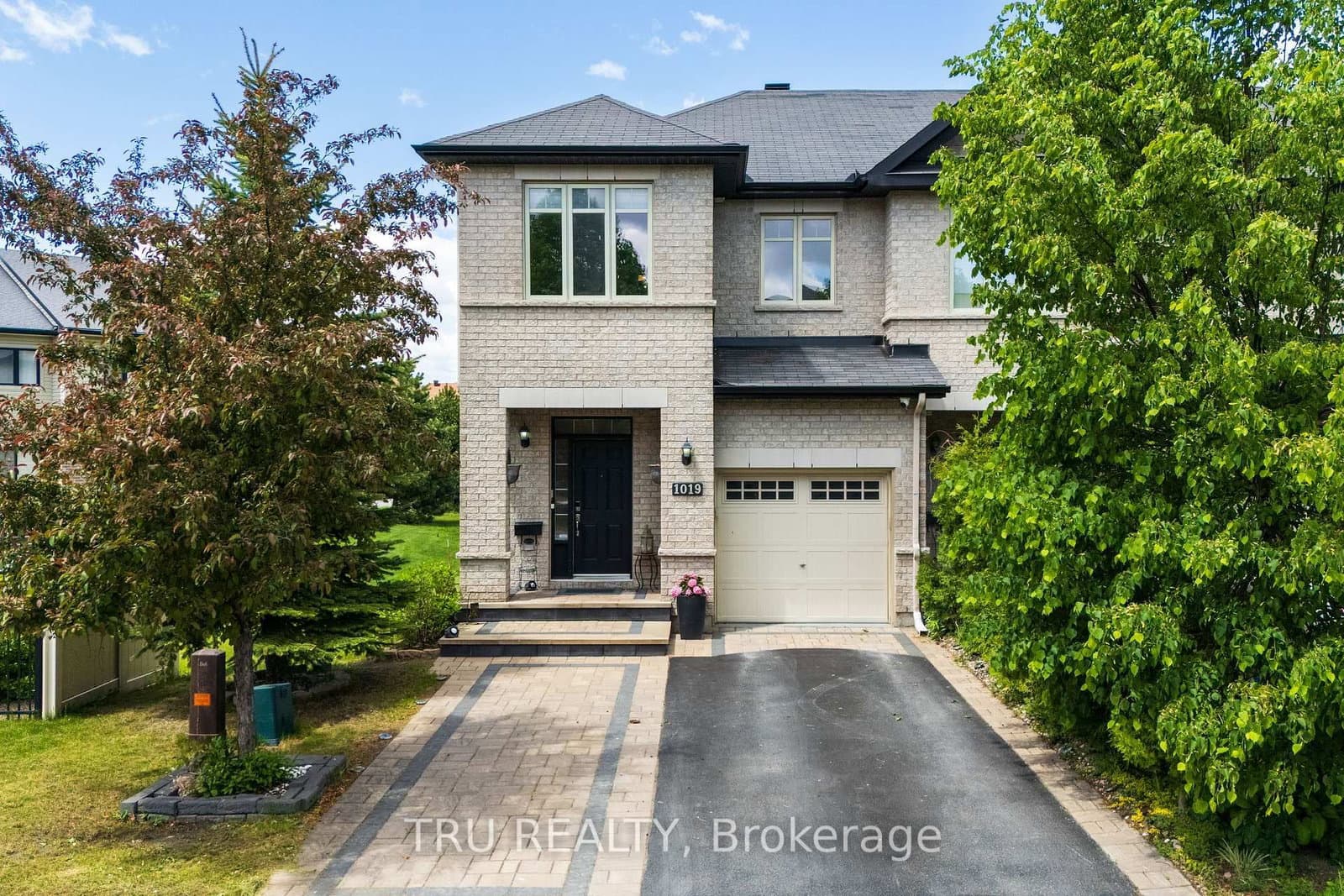 1019 OTTENBRITE Crescent, Ottawa, ON — photo 2