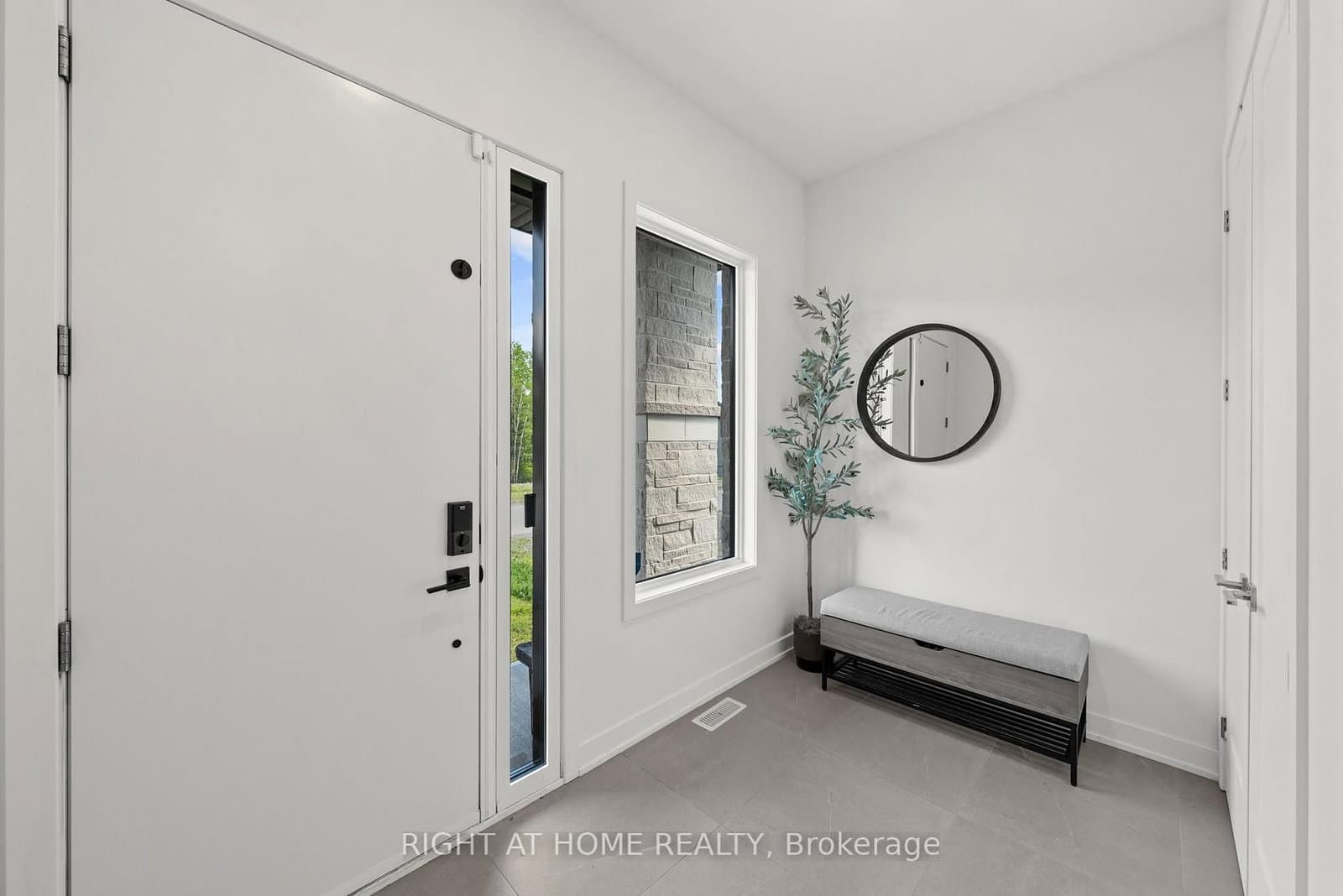 252 KETCHIKAN Crescent, Kanata, ON — photo 2