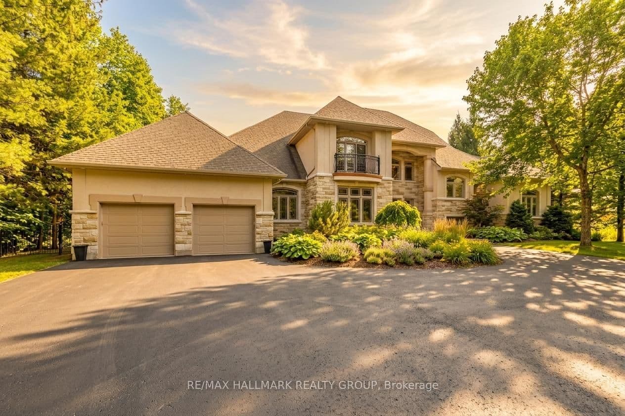 5800 Queenscourt Crescent, Ottawa, ON