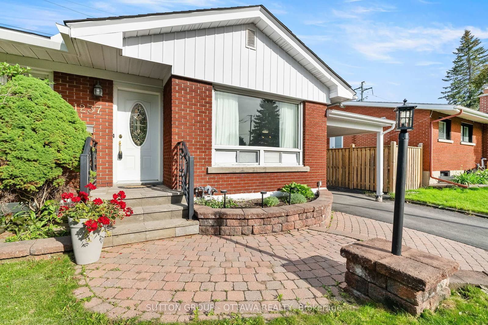 1237 Whitmore Avenue, Ottawa, ON — photo 2