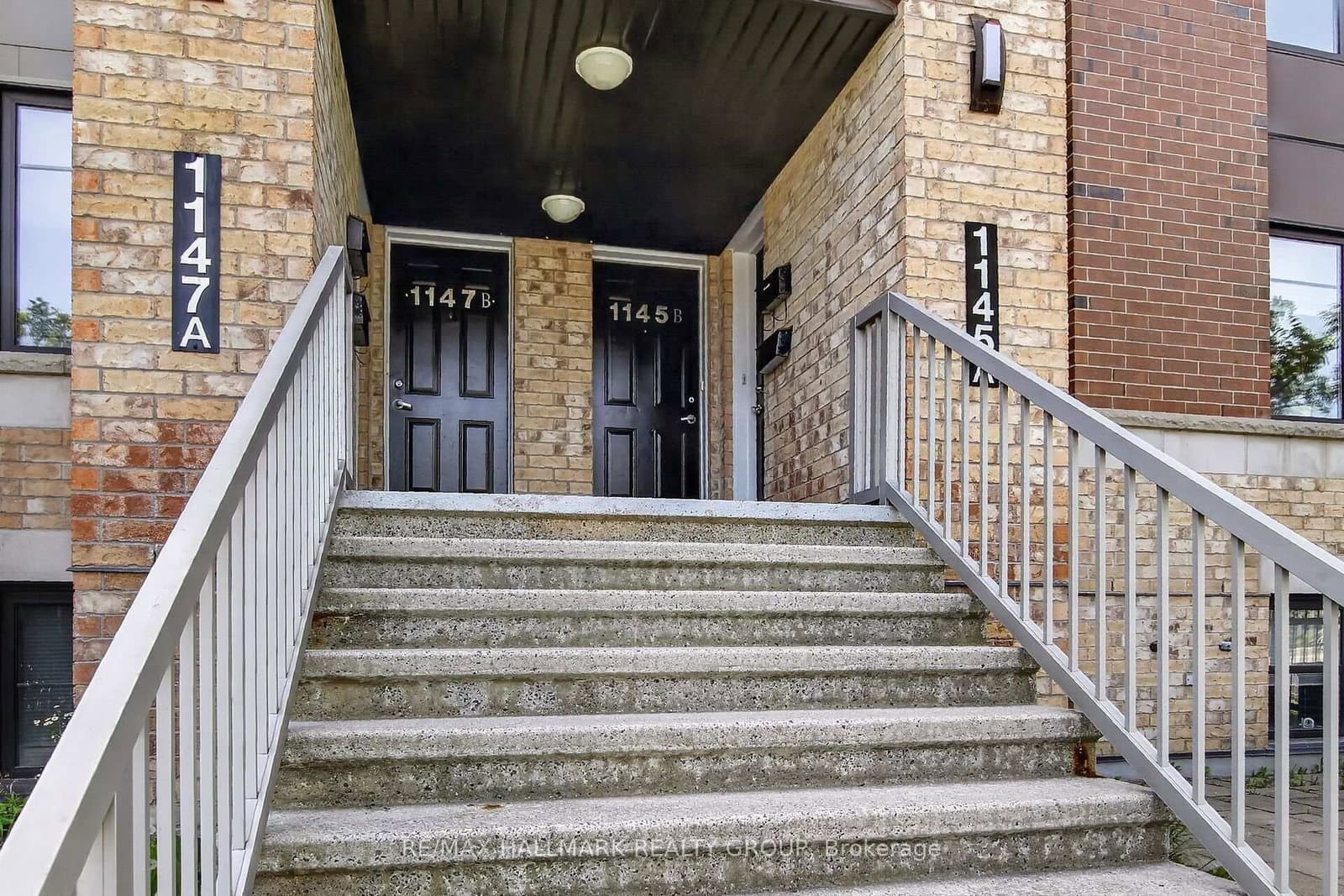 B - 1145 Longfields Drive, Ottawa, ON — photo 3