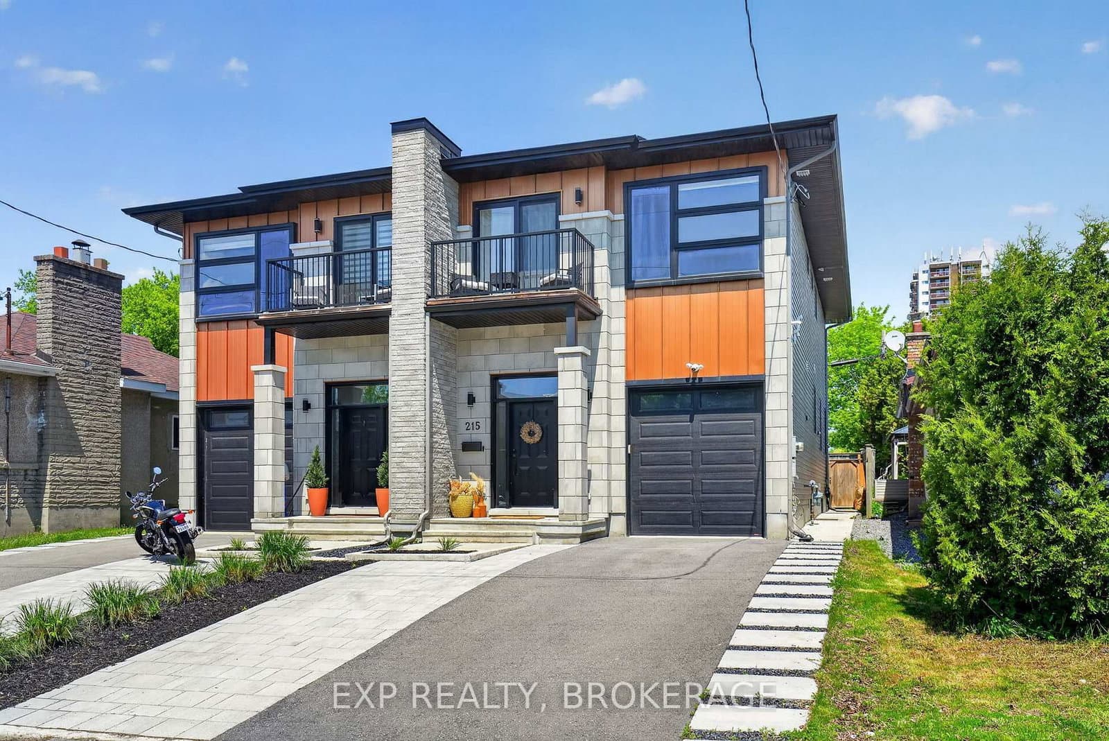 215 Columbus Avenue, Ottawa, ON