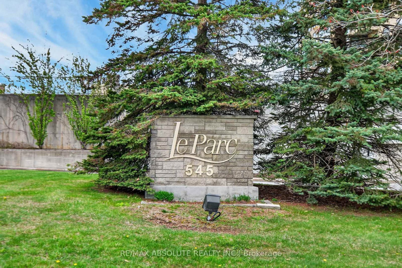 806 - 545 St Laurent Boulevard, Ottawa, ON